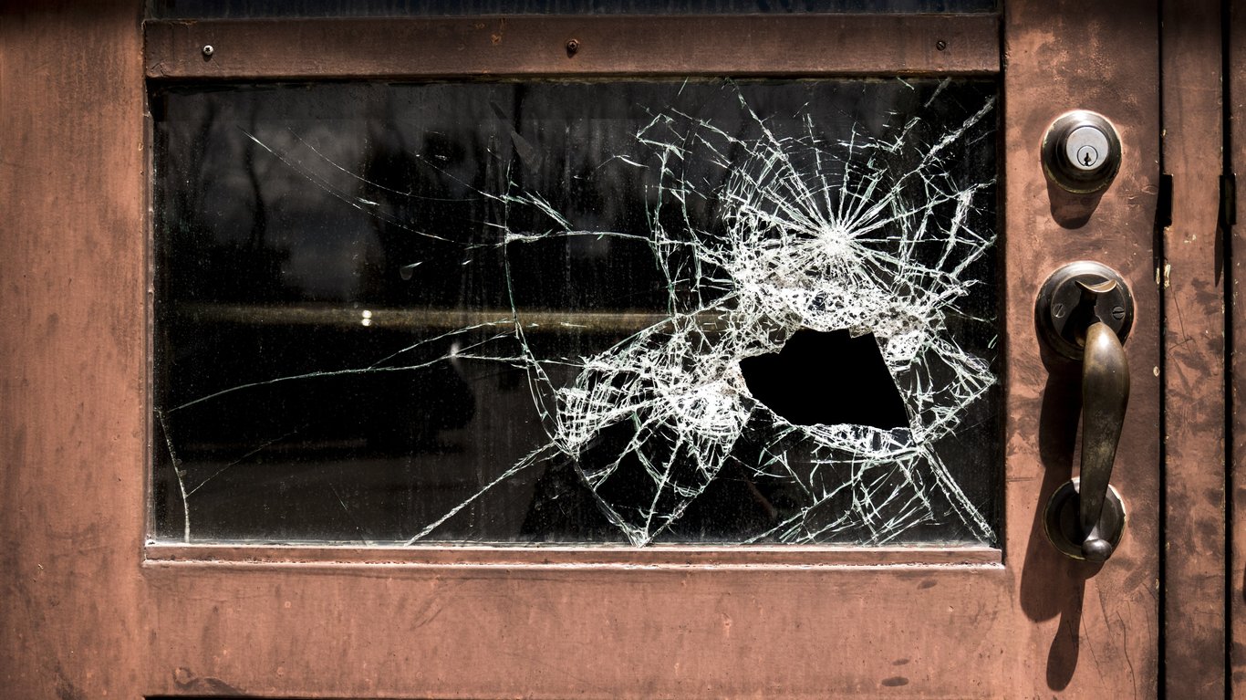Emergency Window Repair: Secure Your Home First, Then Plan the Fix